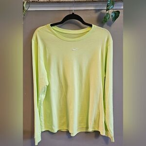 Nike The Nike Tee Center Swoosh Long Sleeve Mens (L)